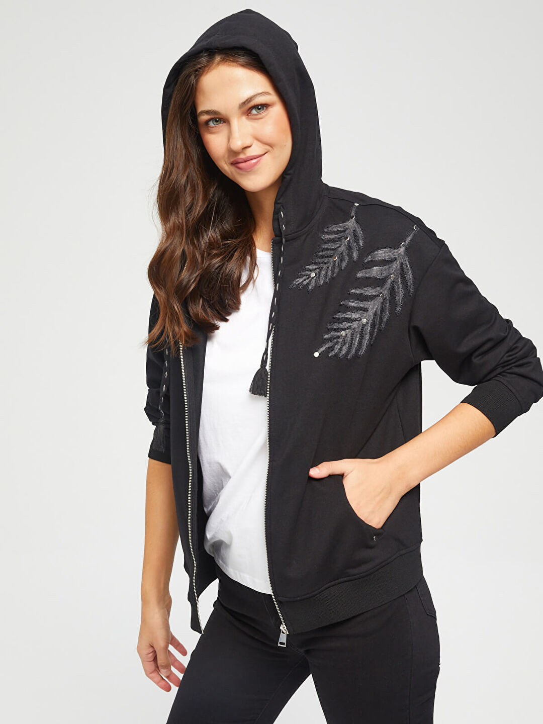 Yaprak Punch Nakışlı Fermuarlı Sweatshirt 67513