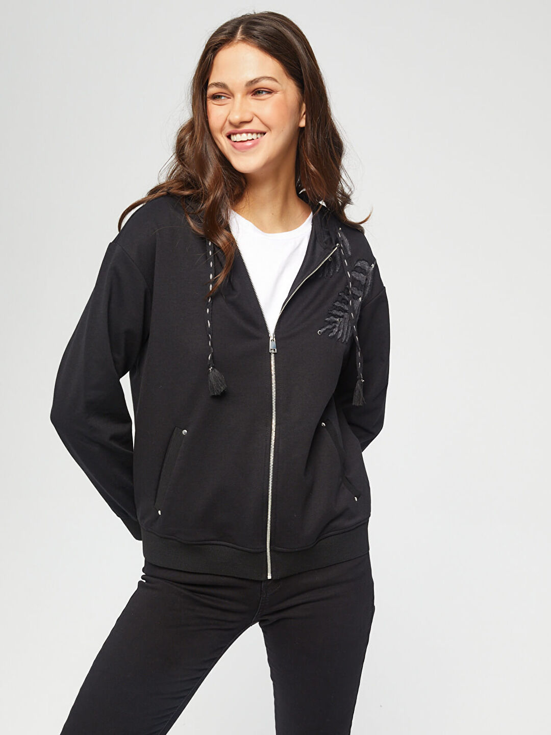 Yaprak Punch Nakışlı Fermuarlı Sweatshirt 67513