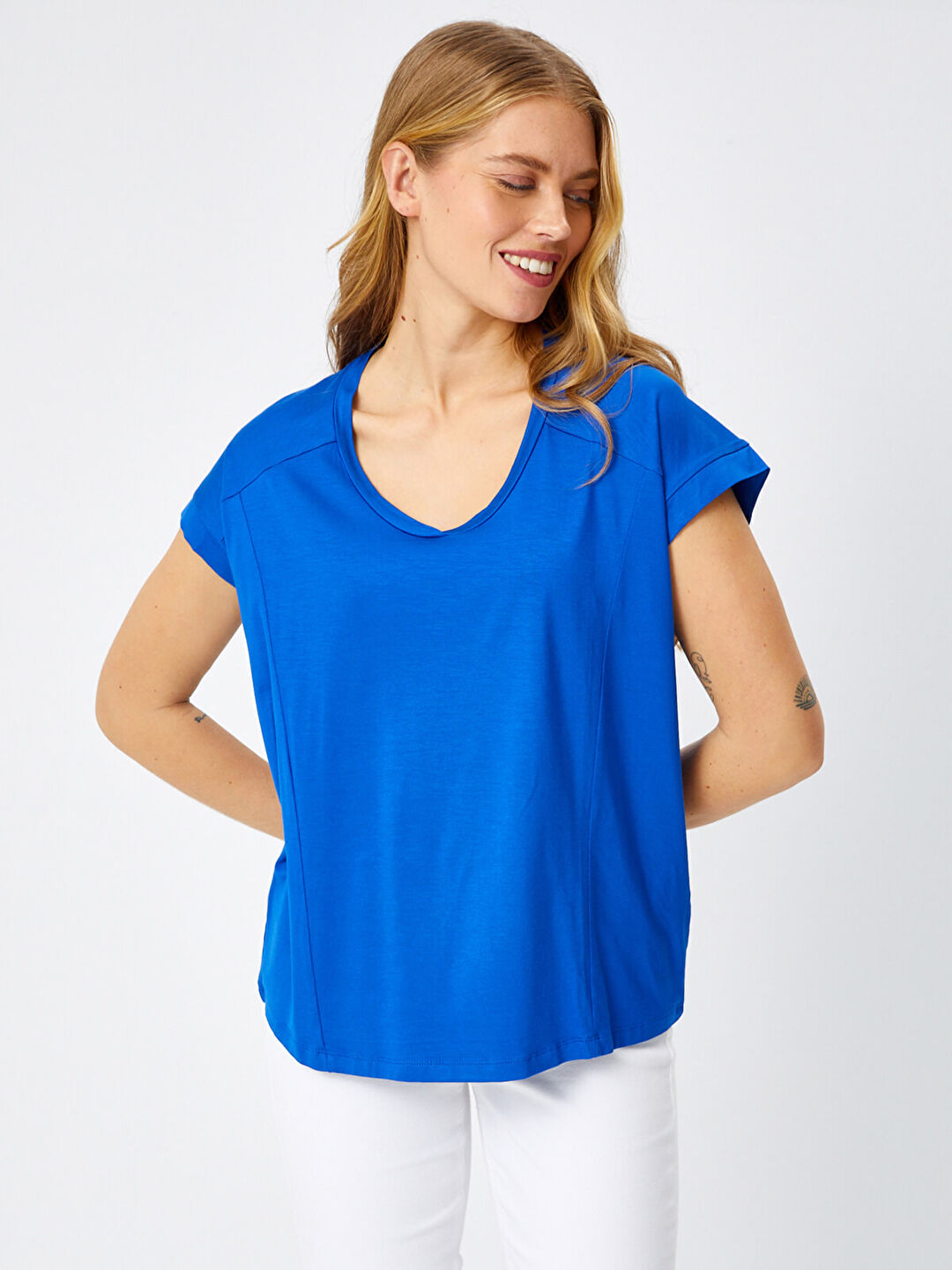 U Yaka Kısa Kollu T-Shirt 68021