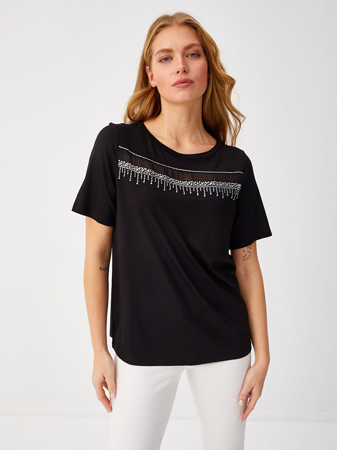Şifon Garnili Taş İşli Kayık Yaka Kısa Kol T-Shirt.  68643