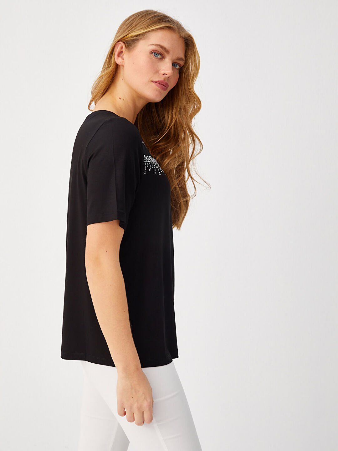 Şifon Garnili Taş İşli Kayık Yaka Kısa Kol T-Shirt.  68643