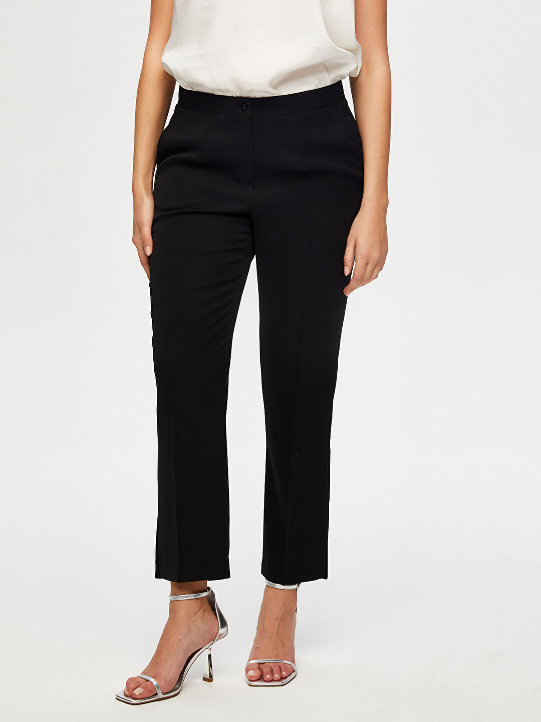 Yanı Yırtmaçlı Ütü İzli Slim Fit Şık Pantolon S25PNT010