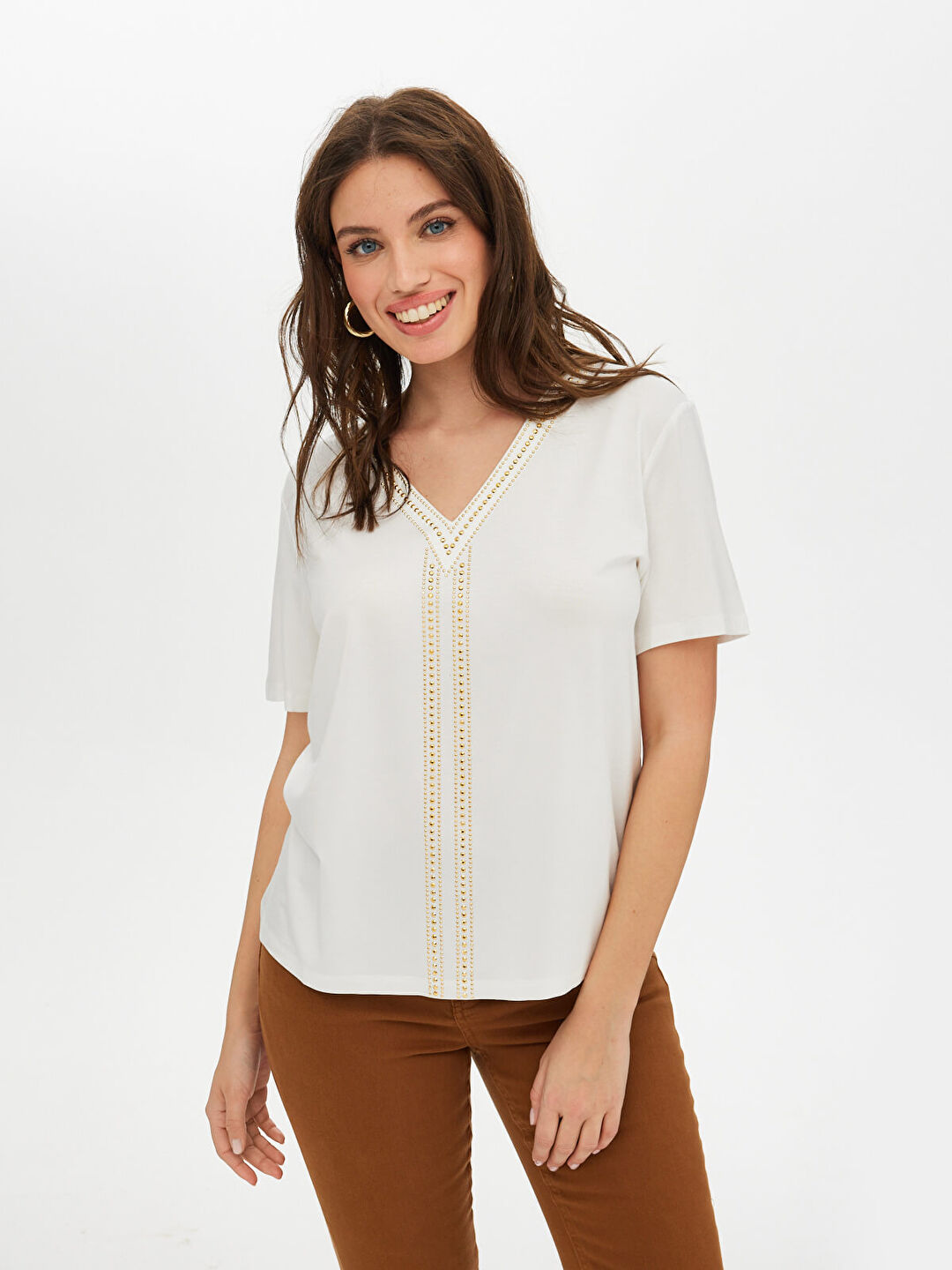 Gold Trok Taş Detaylı V Yaka Kısa Kol T-Shirt S25TSH069